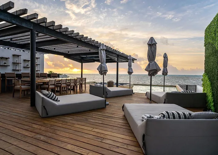 Beachfront Luxury With Pool With Private Cooker & Staff Puerto Morelos