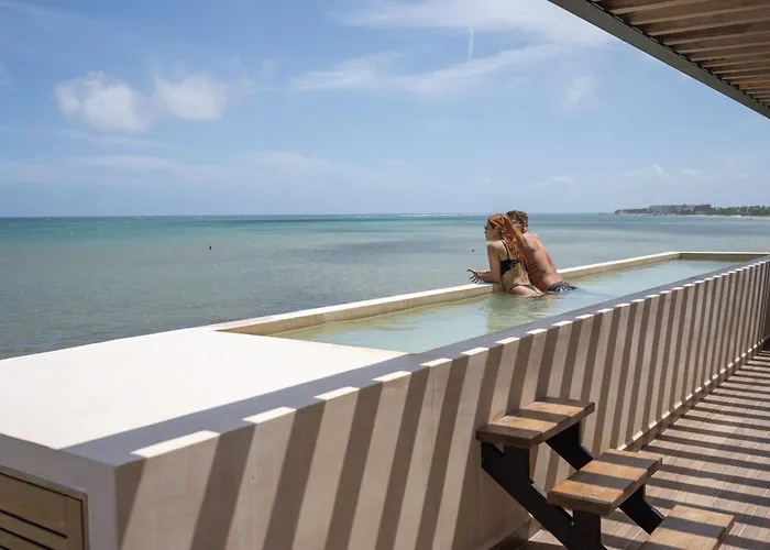 Villa Beachfront Luxury With Pool With Private Cooker & Staff *