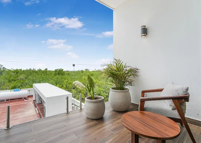 Beachfront Luxury With Pool With Private Cooker & Staff