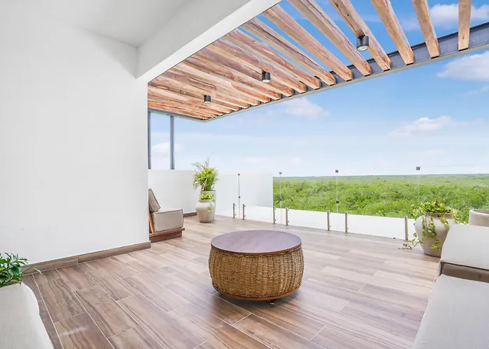 Villa Beachfront Luxury With Pool With Private Cooker & Staff