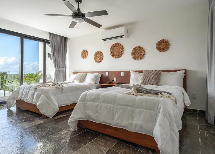 Villa Beachfront Luxury With Pool With Private Cooker & Staff *