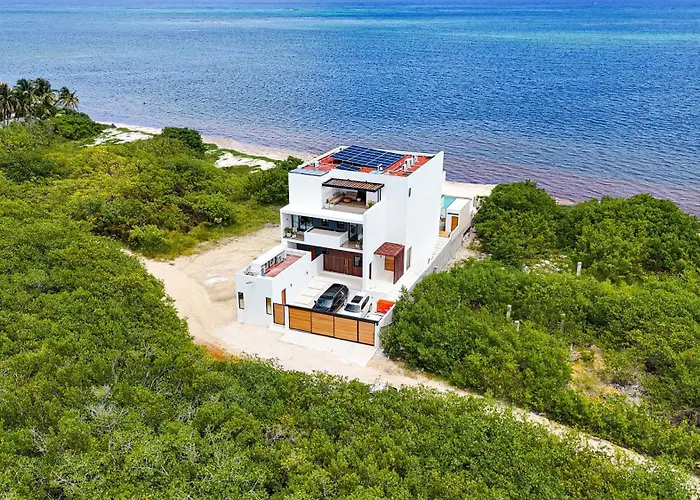 Villa Beachfront Luxury With Pool With Private Cooker & Staff *