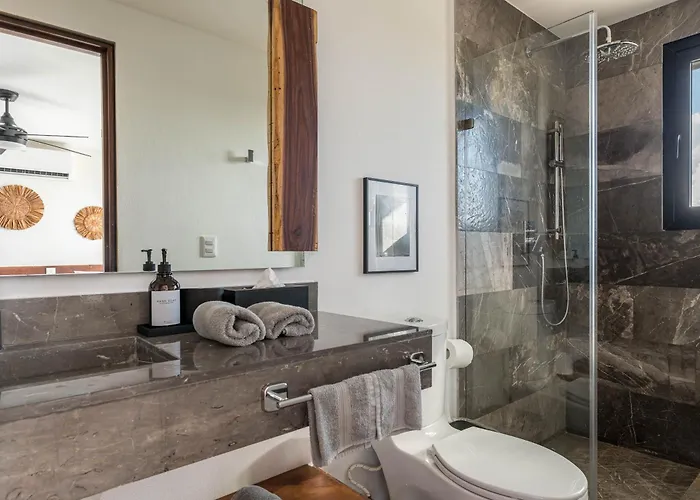 Beachfront Luxury With Pool With Private Cooker & Staff Villa