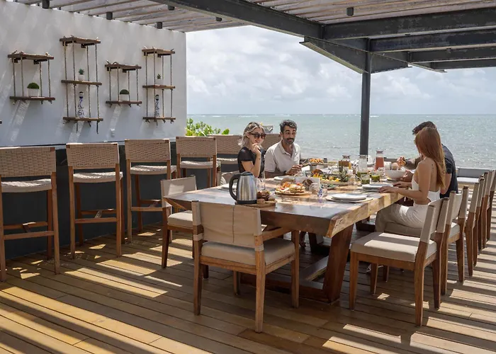 Villa Beachfront Luxury With Pool With Private Cooker & Staff
